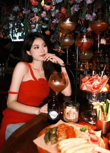上海游艇体验黄浦江包船派对，价格到底水多深